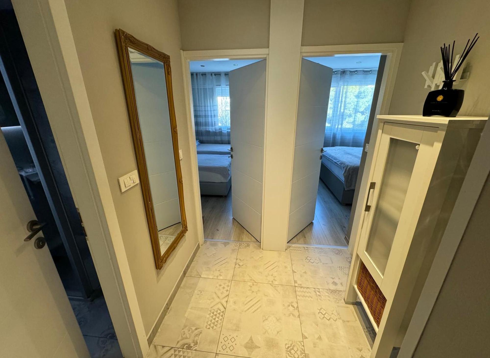 Apartment Astra With Private Parking Сплит Екстериор снимка