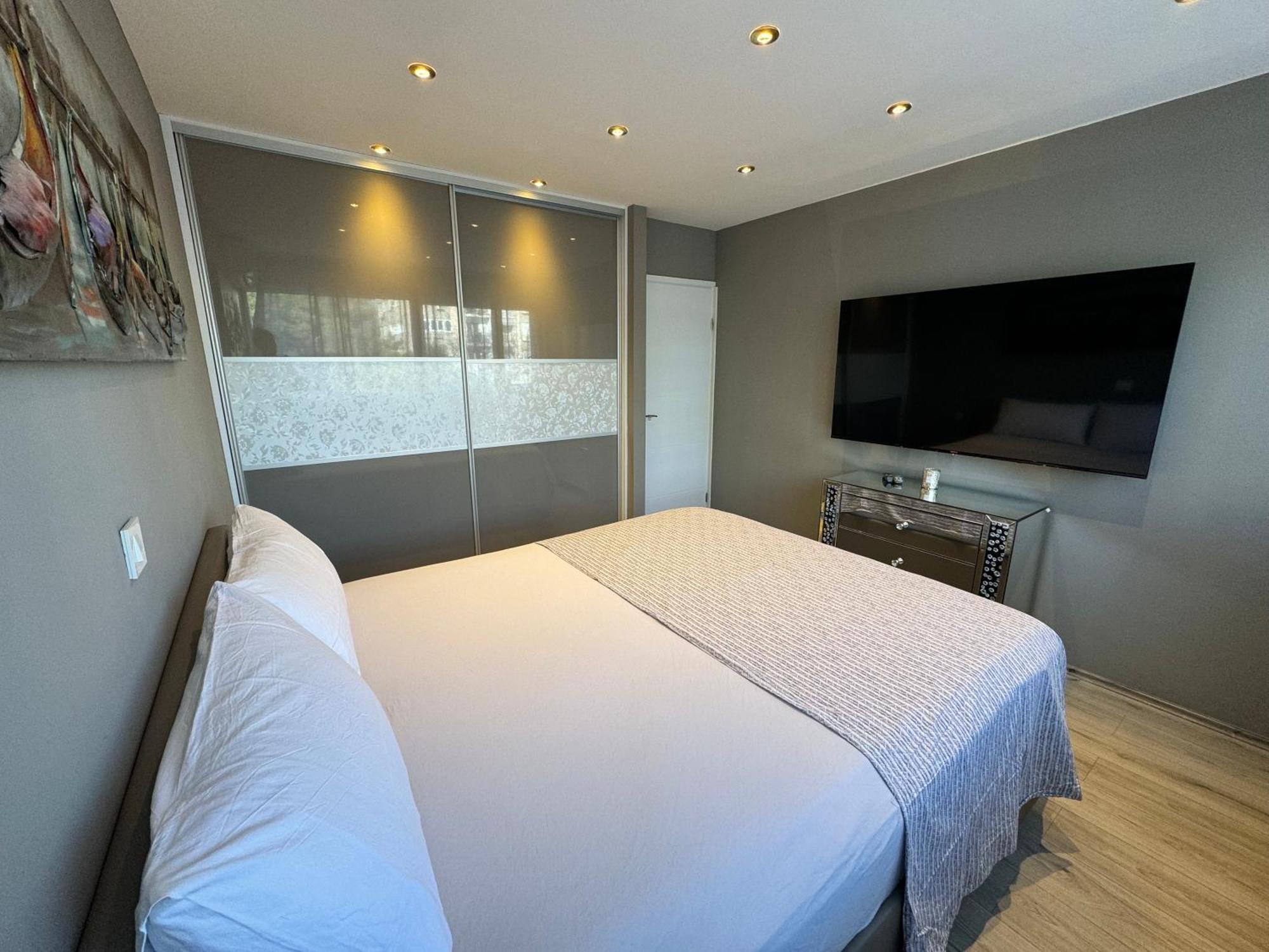 Apartment Astra With Private Parking Сплит Екстериор снимка