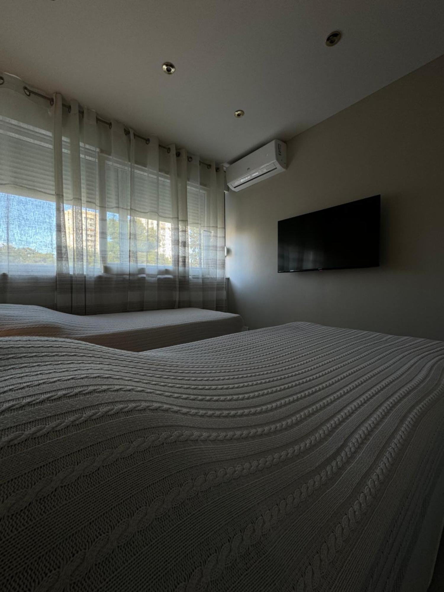 Apartment Astra With Private Parking Сплит Екстериор снимка