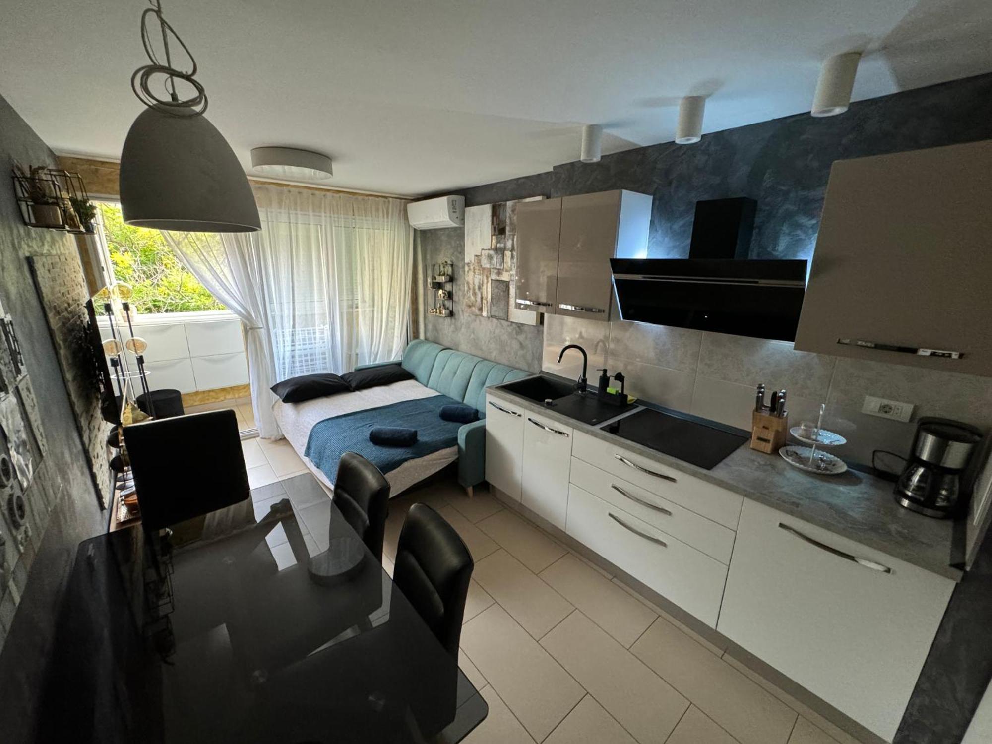 Apartment Astra With Private Parking Сплит Екстериор снимка